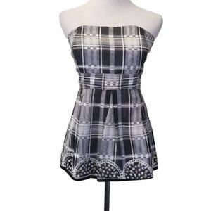 White house black market checkered top size 4 (112)